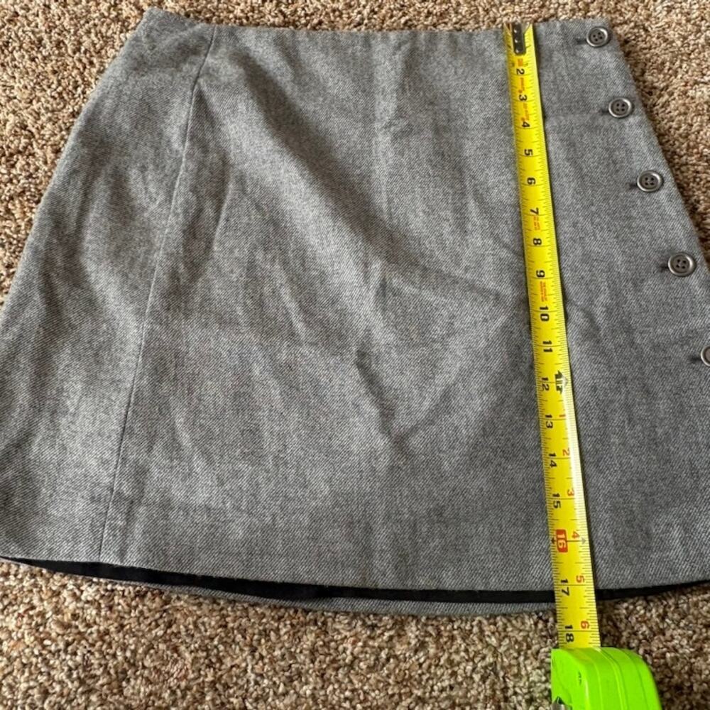 Banana Republic Lined Mini Skirt Wool Blend Gray Side Buttons sz 4 - Picture 7 of 9